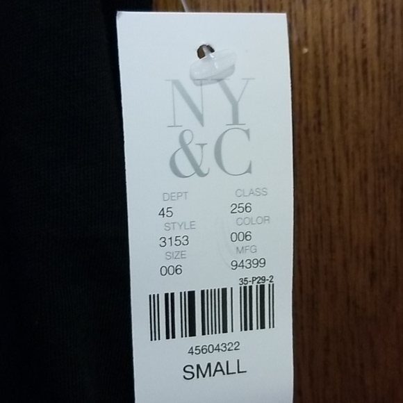 NWT BLACK T WITH RED ACCENTS.  SZ S - Picture 3 of 5